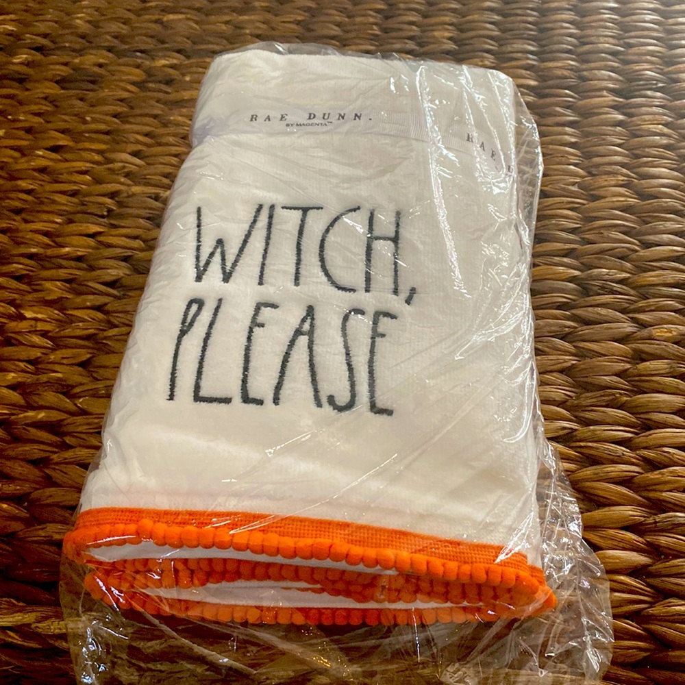 Rae Dunn Witch, Please hand towels